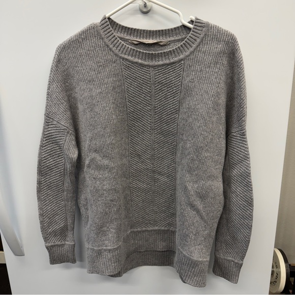 Athleta Sweaters - Athleta Wool Cashmere Sweater | Gray Textured Knit | Hi-Low Hem | XS